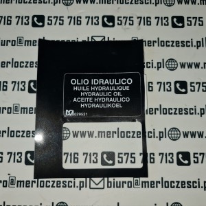 029521 Merlo naklejka olej hydrauliczny